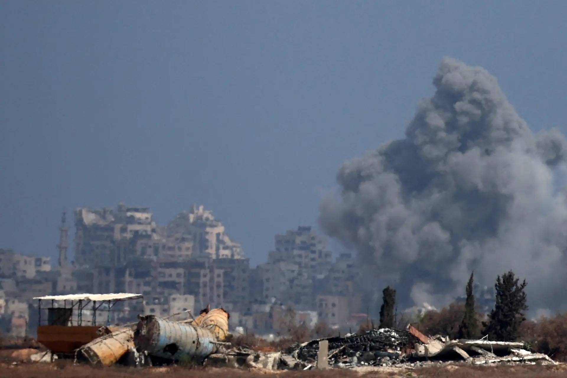 Hamas acusa militares israelitas de queimarem em Gaza exemplares do Corão