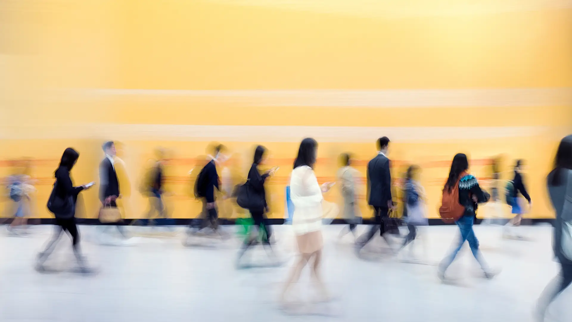 Trabalhadores com dois empregos aumentam 40% numa década