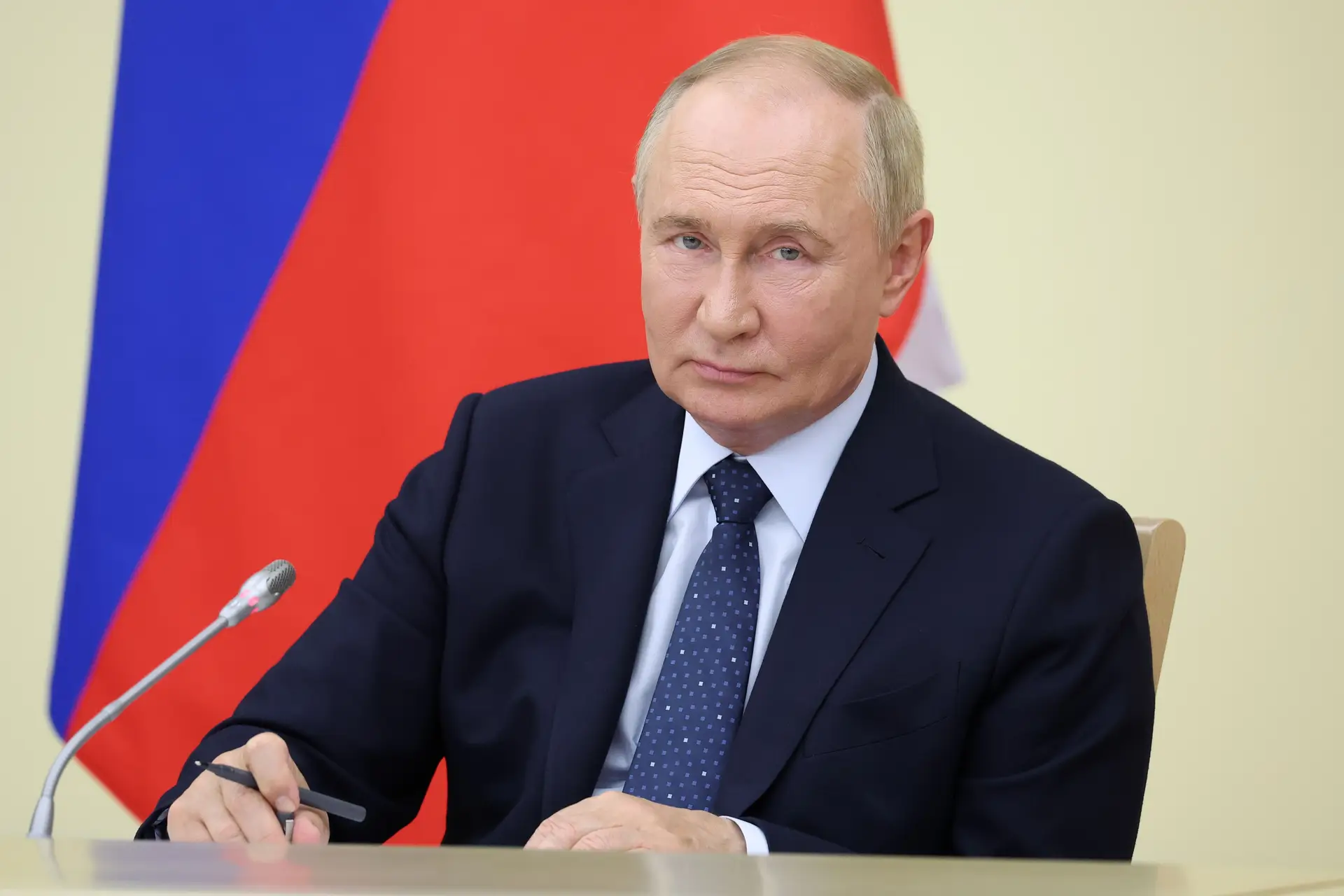 Tribunal Penal Internacional pede à Mongólia que execute mandado de detenção contra Putin