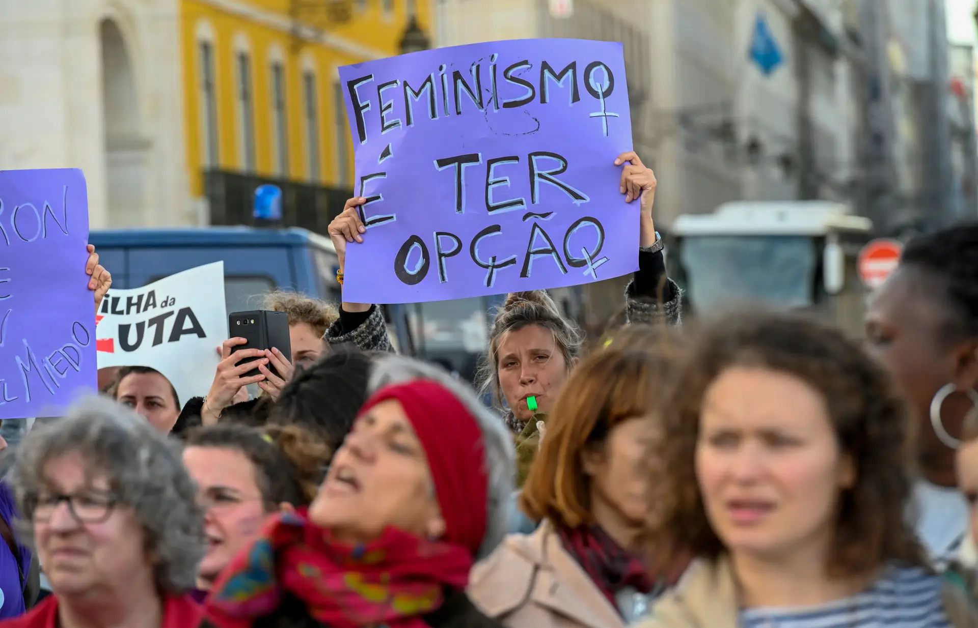 Alargar a Interrupção Voluntária da Gravidez além das 10 semanas? Esquerda diz sim, direita divide-se