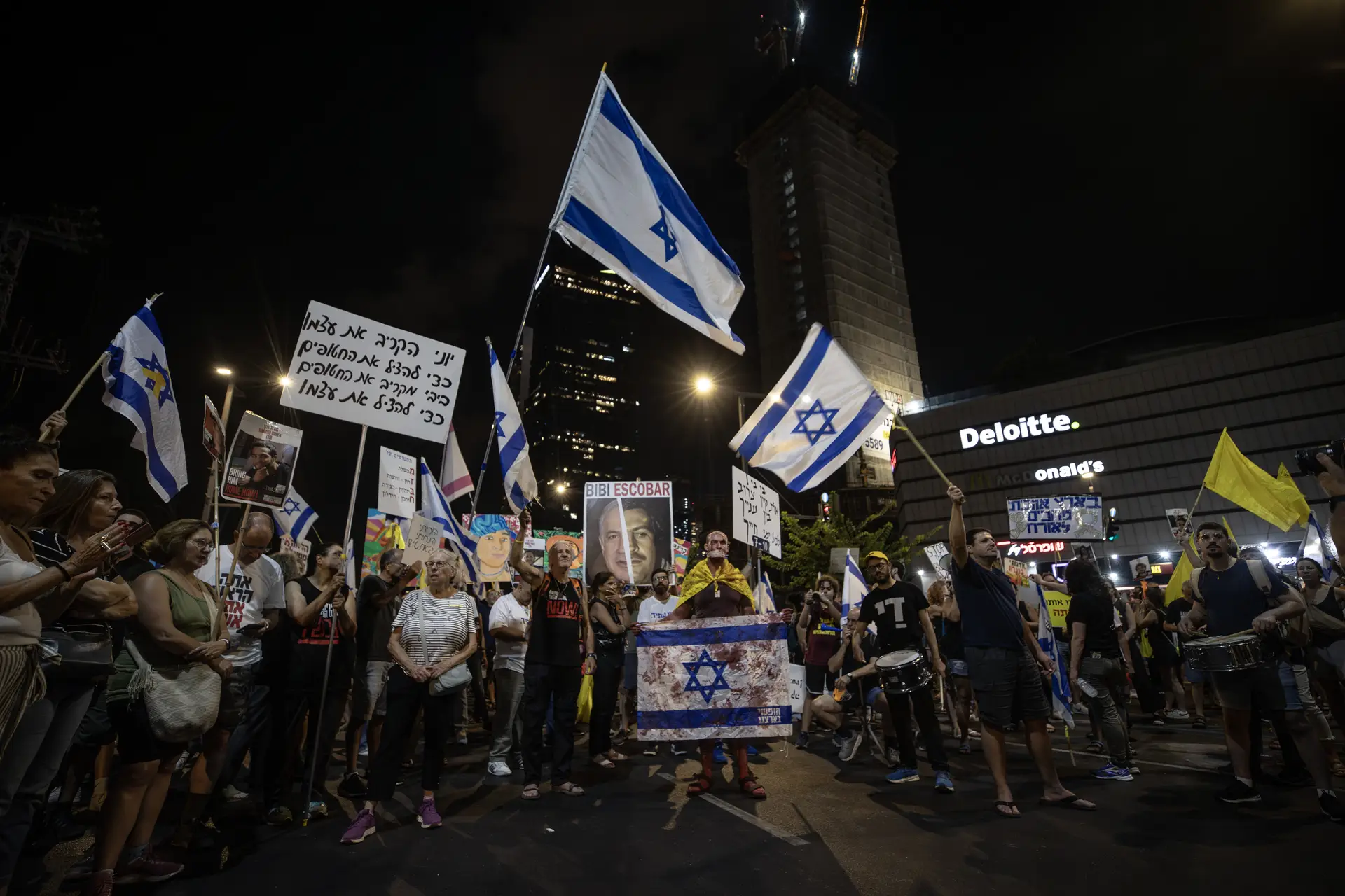 Protesto em Tel Aviv exige acordo para troca de prisioneiros e acordo de cessar-fogo, 31 de agosto de 2024