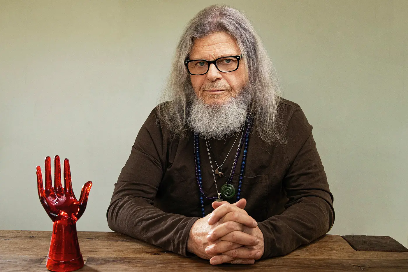 Entrevista ao músico Gustavo Santaolalla: “Devemos dar atenção ao erro, ele tem sempre uma intenção oculta”