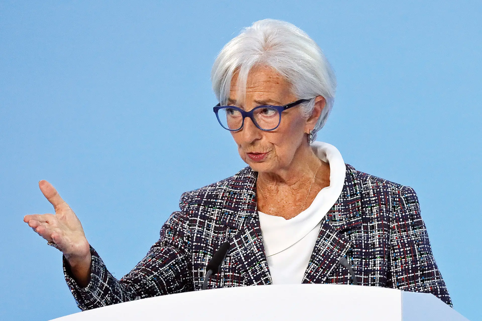 Christine Lagarde quer estar um passo à frente de Jerome Powell no alívio da austeridade monetária este ano