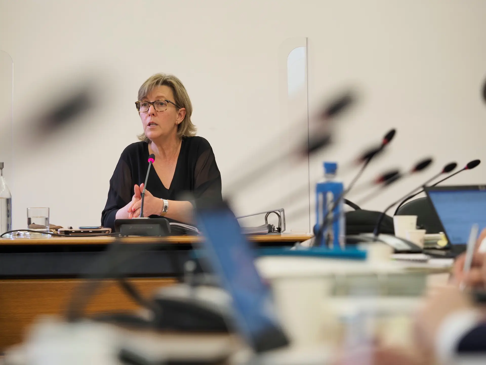TAP: eurodeputados avisam Maria Luís para escrutínio apertado