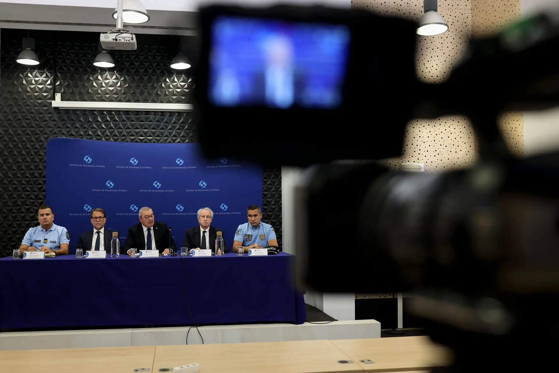 Conferência de imprensa do Sistema de Segurança Interna sobre a fuga de cinco reclusos de Vale de Judeus