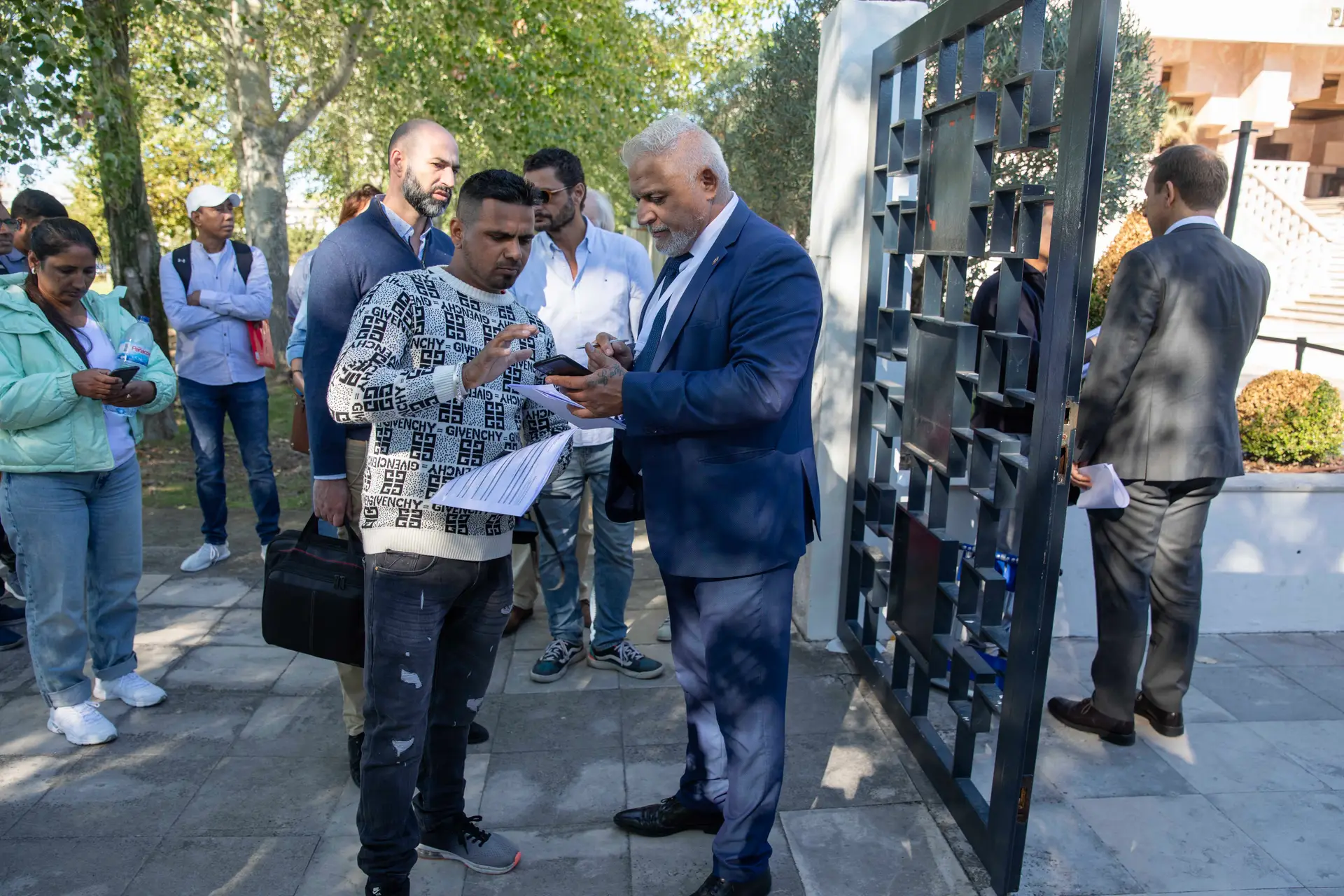 Regularização de imigrantes sem manifestação de interesse não exige tempo mínimo de descontos