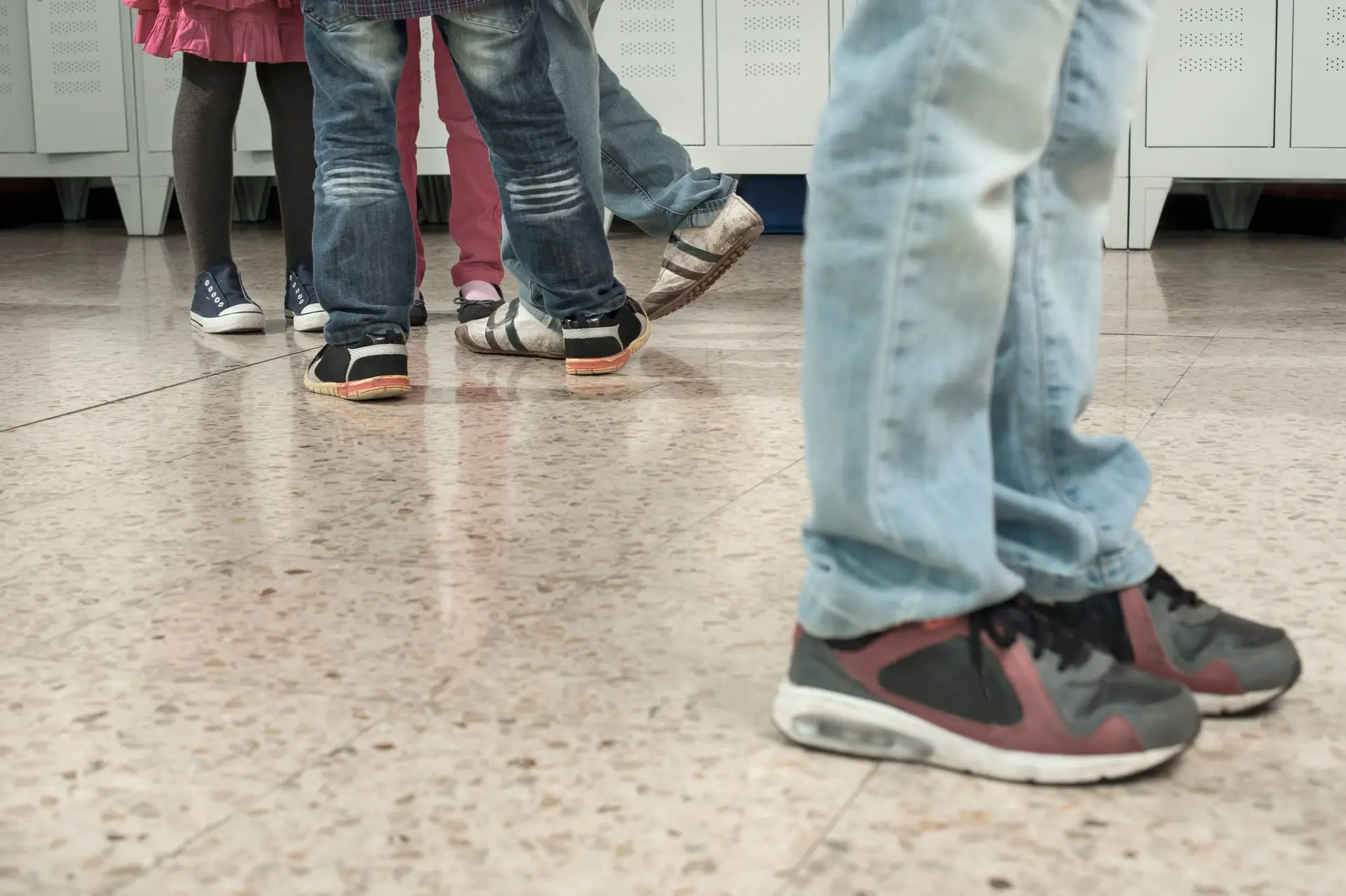 Pais de crianças com deficiência concentram-se hoje em várias cidades para defender inclusão
