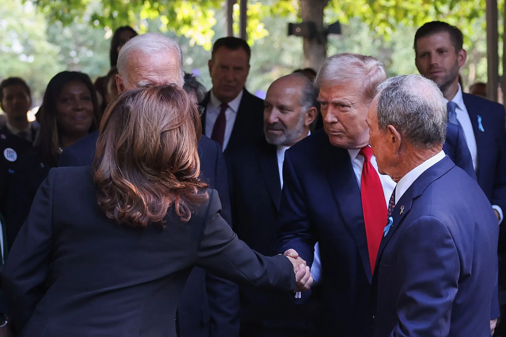 Harris e Trump dão aperto de mão cordial na homenagem às vítimas do 11 de Setembro