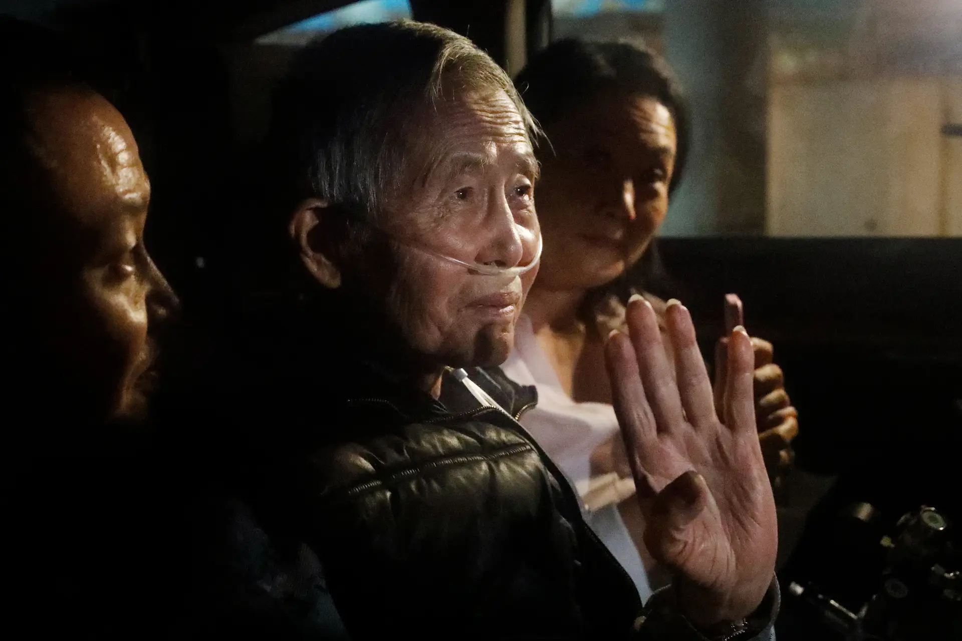 Alberto Fujimori depois de ser libertado da prisão em Lima