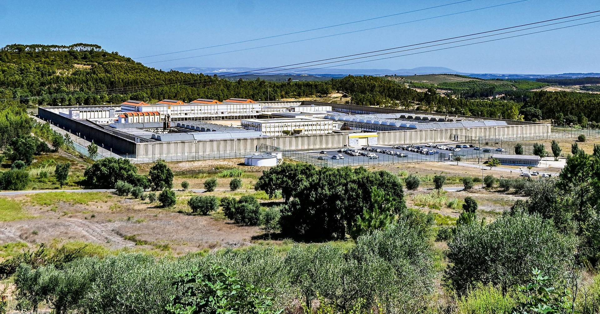 Fugitivo de Vale de Judeus estava armado, sozinho e tentou a fuga