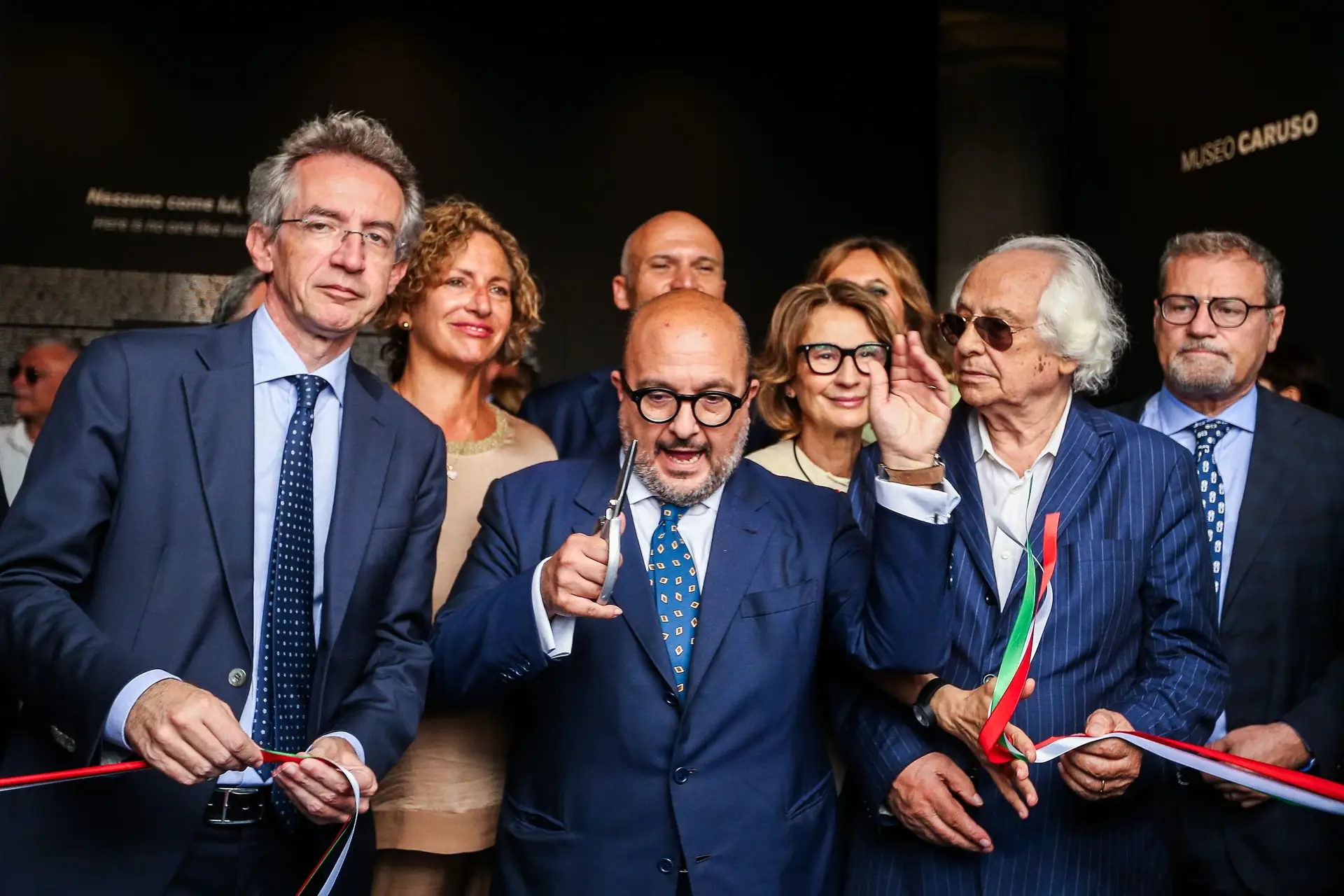 Ministro da Cultura, Gennaro Sangiuliano, a centro na imagem