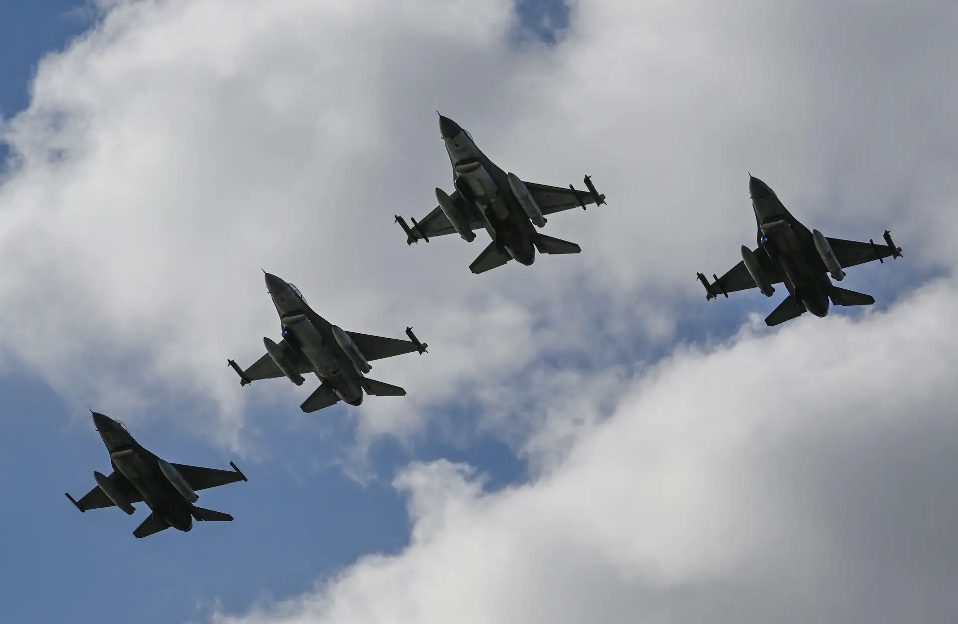 Noruega vem a Portugal treinar pilotos ucranianos de F-16