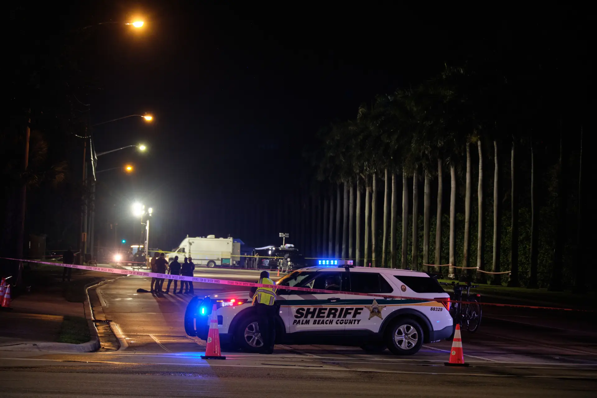 Aparato policial no local onde Trump jogava golfe, na Florida