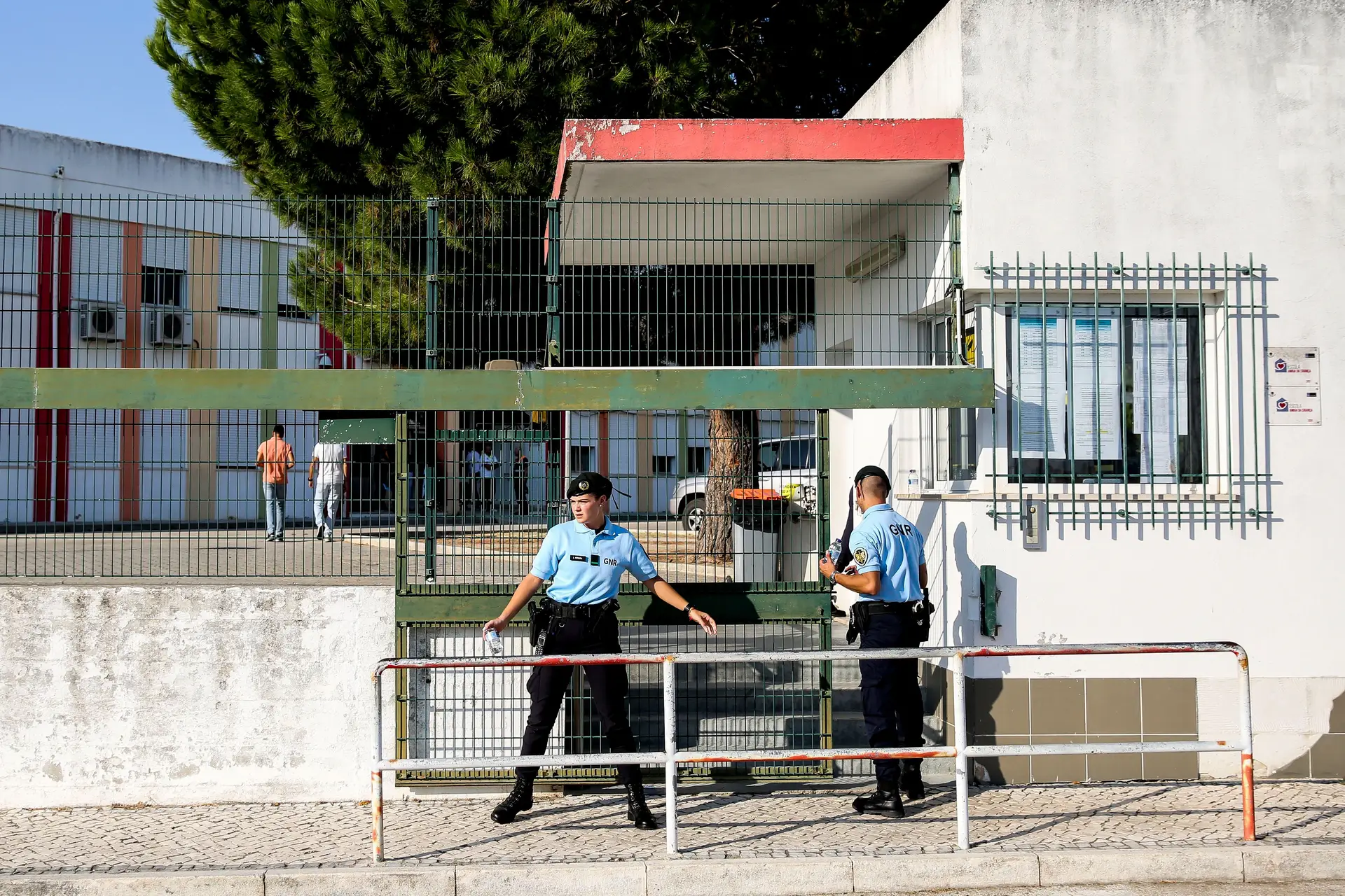 Aluno de 12 anos esfaqueou vários colegas na escola básica da Azambuja