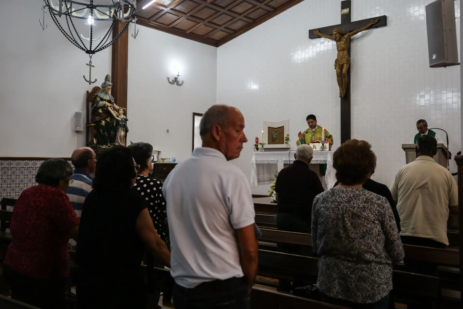 O padre que veio com o fogo: “Deus é mais forte sobre o amor do que sobre a direção do vento” (reportagem no incêndio de Albergaria-a-Velha)