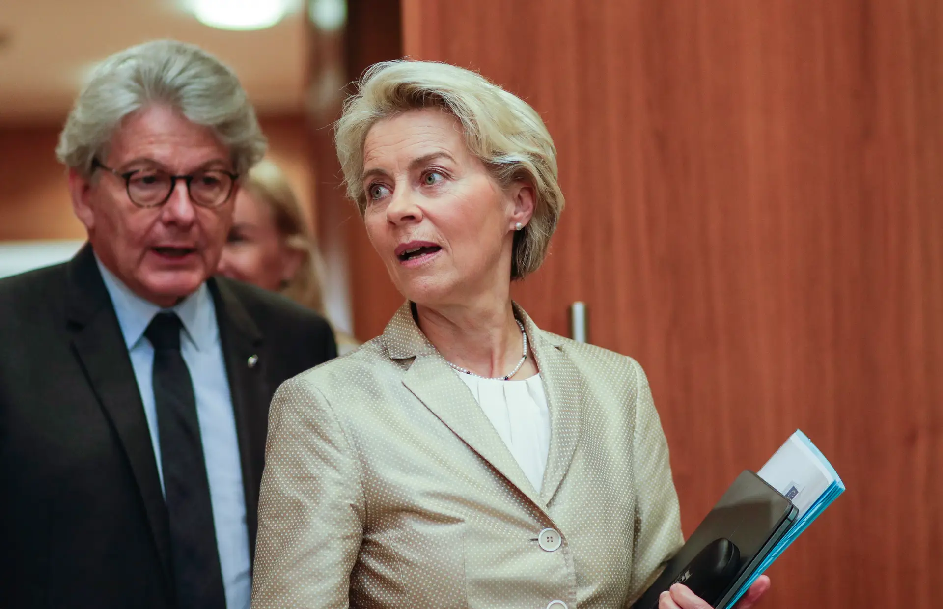 Ursula von der Leyen com Thierry Breton, em setembro de 2022