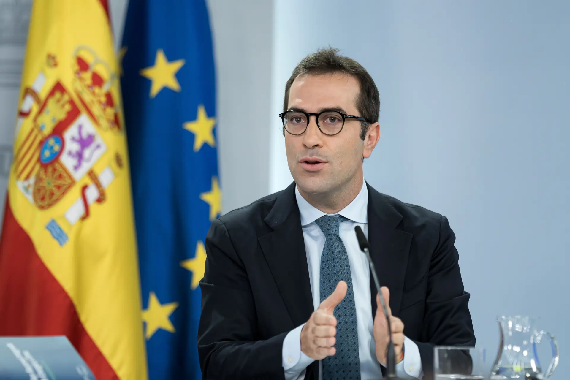 Governo espanhol autoriza compra do Sabadell pelo BBVA, com condições: não pode haver despedimentos e fusão só daqui a três anos