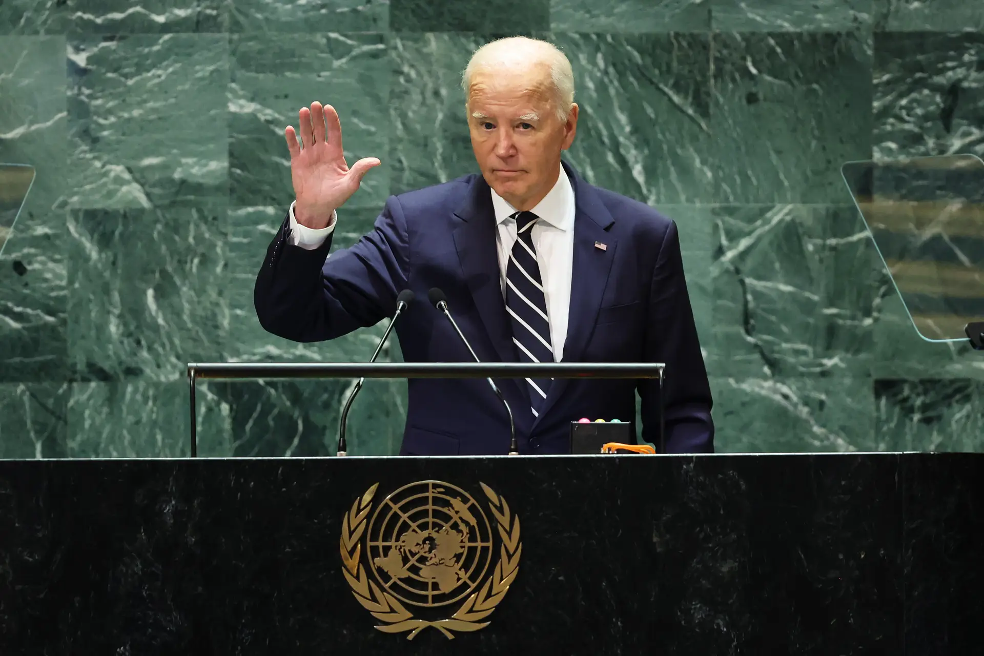 Biden diz à ONU para não se “cansar” de apoiar Ucrânia, Duma retira acusações a arguidos a lutar no Exército: guerra, dia 944