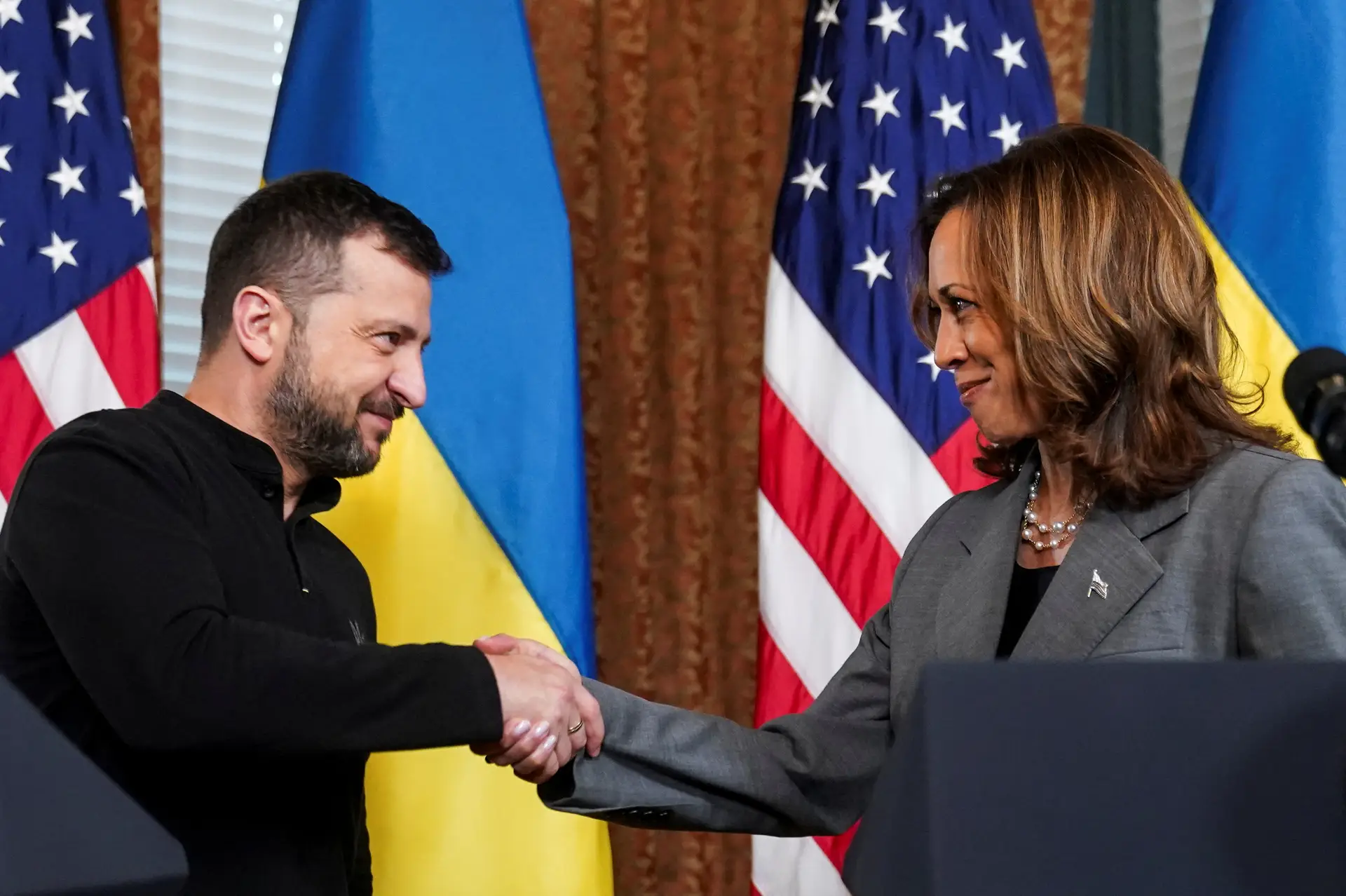 Kamala Harris diz que seria “perigoso e irresponsável” fazer planos de paz que obriguem a Ucrânia a ceder território à Rússia