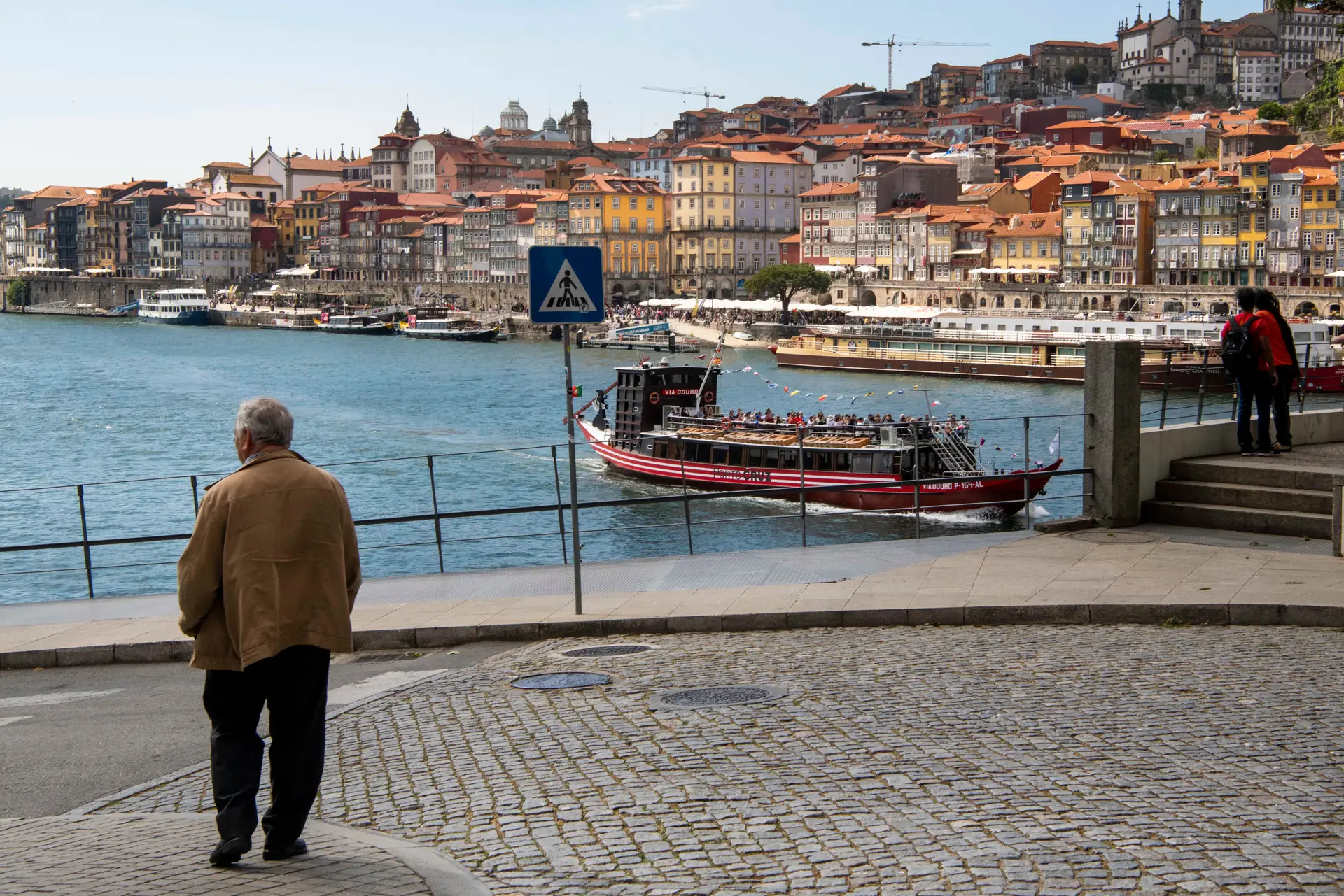 Más condições habitacionais no Porto comprometem saúde de adultos com mais de 60 anos
