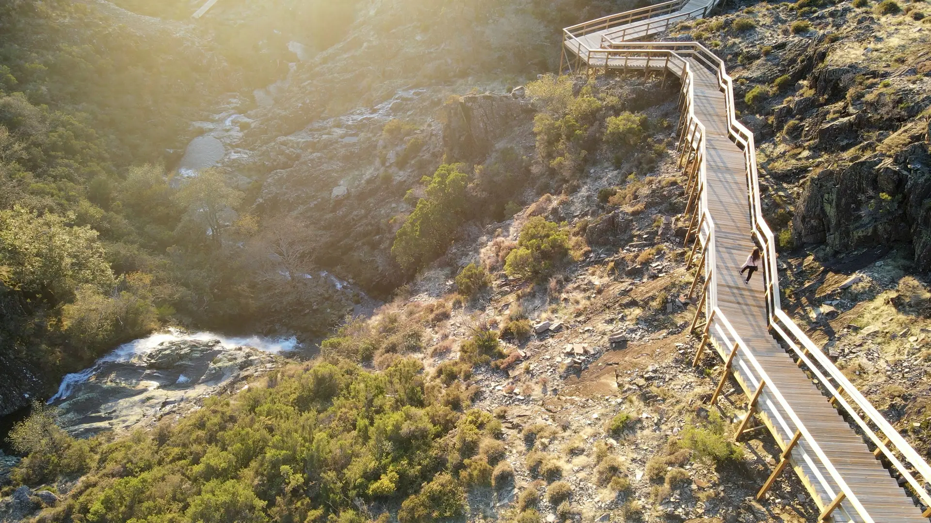 Passadiço da Ribeira do Quelhas, em Castanheira de Pera