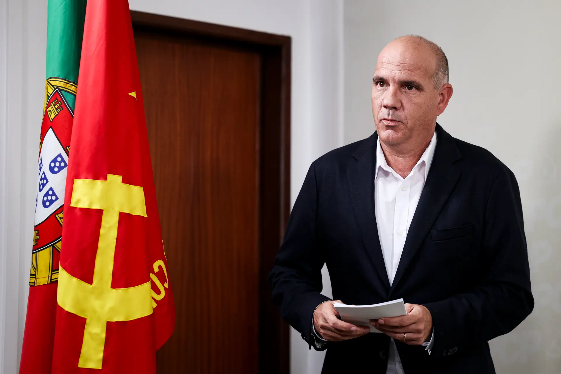 Sessão começa com intervenção do secretário-geral