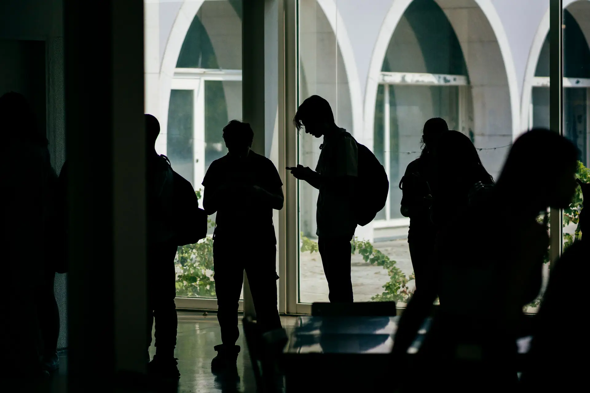 Uma em cada quatro escolas já limitou uso de ‘smartphones’