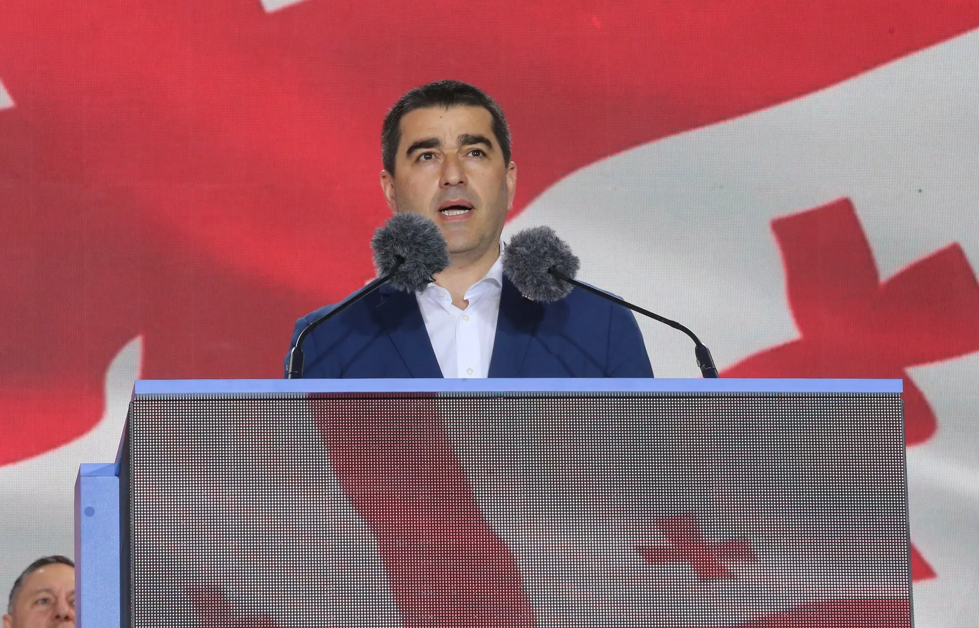 Presidente do parlamento da Geórgia promulga lei que proíbe propaganda LGBT
