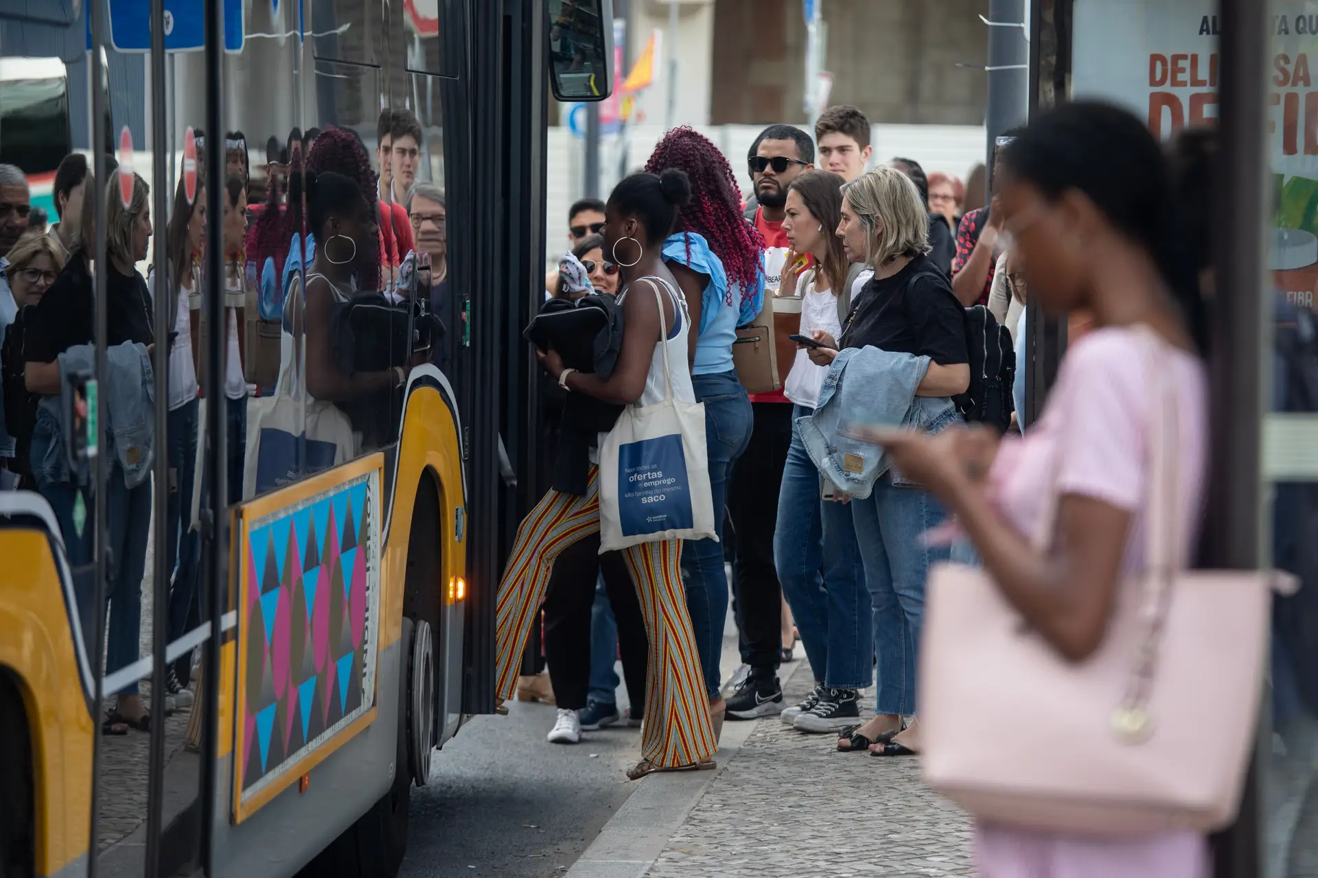 Governo aprova passe social gratuito até aos 23 anos