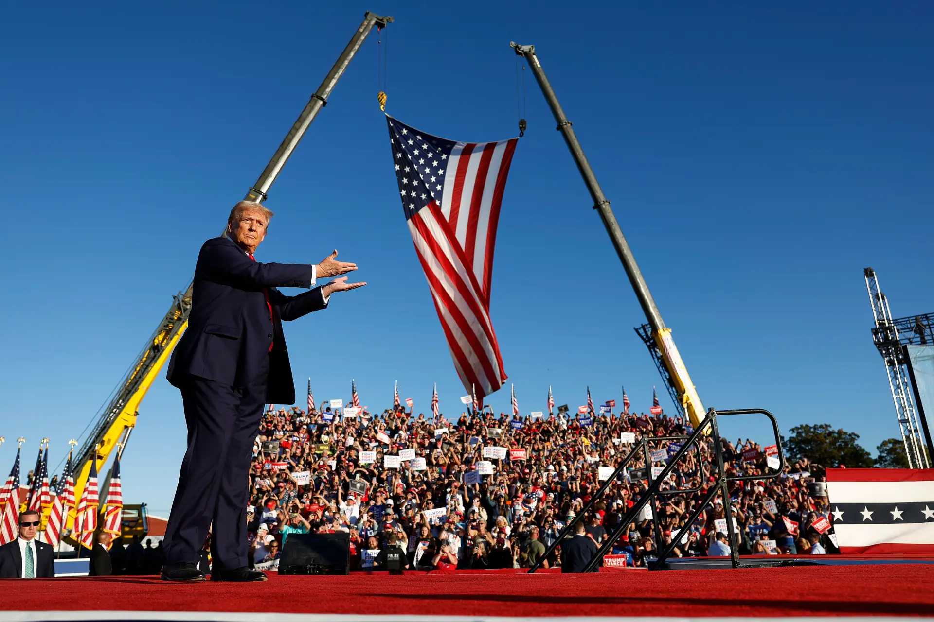 Trump voltou ao local onde o tentaram matar e levou Elon Musk com ele (fotogaleria)