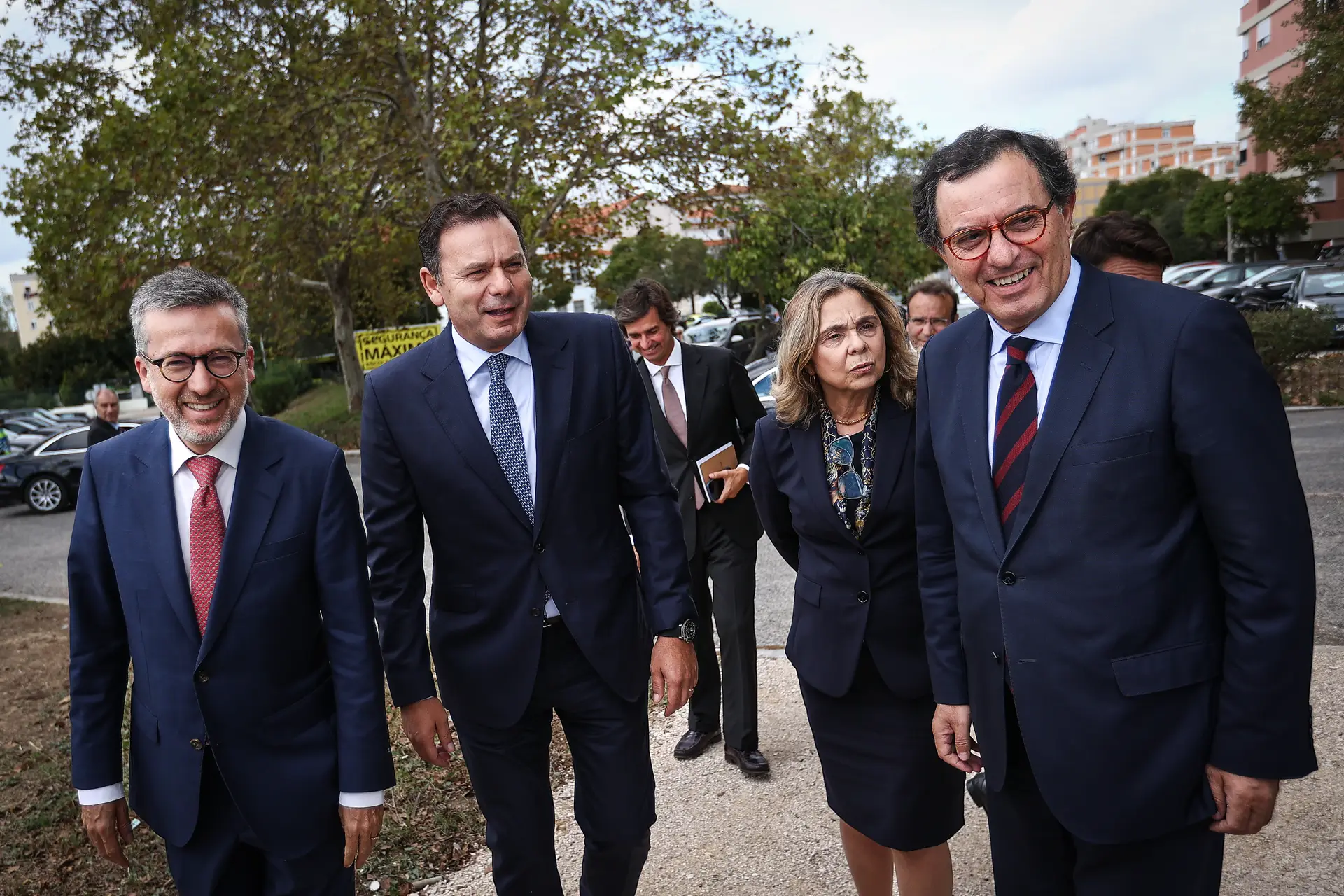 Montenegro diz que Governo "não é liberal" e vê no SNS "trave-mestra" do sistema de saúde