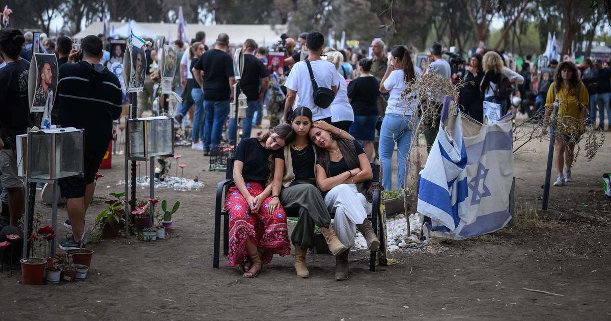 Um ano depois, ninguém se saiu bem: os ataques do Hamas, as sirenes, os reféns e o massacre de palestinos continuam