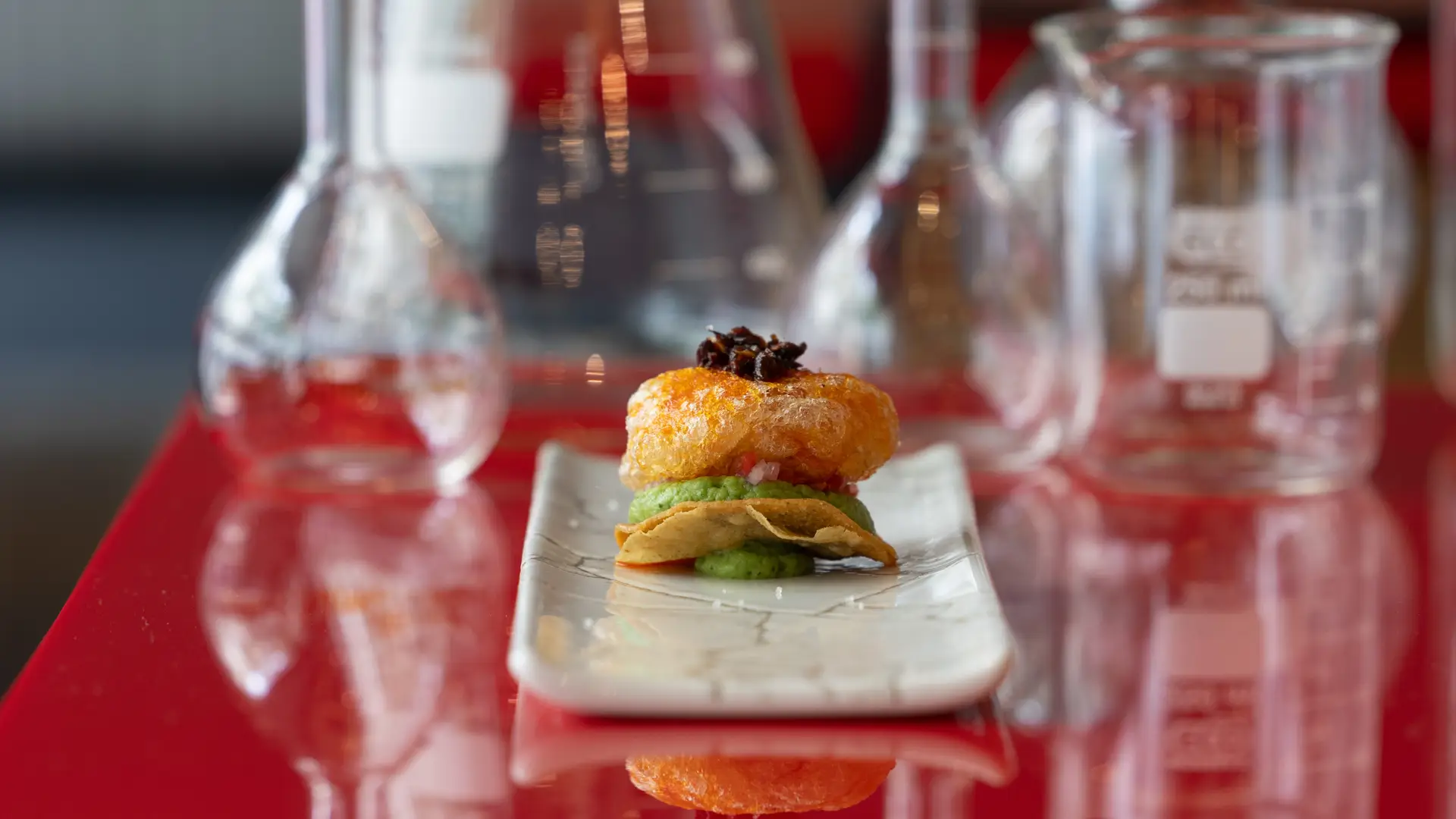 Neste restaurante de Lisboa, um laboratório de cosmética toma conta da cozinha durante o mês de outubro