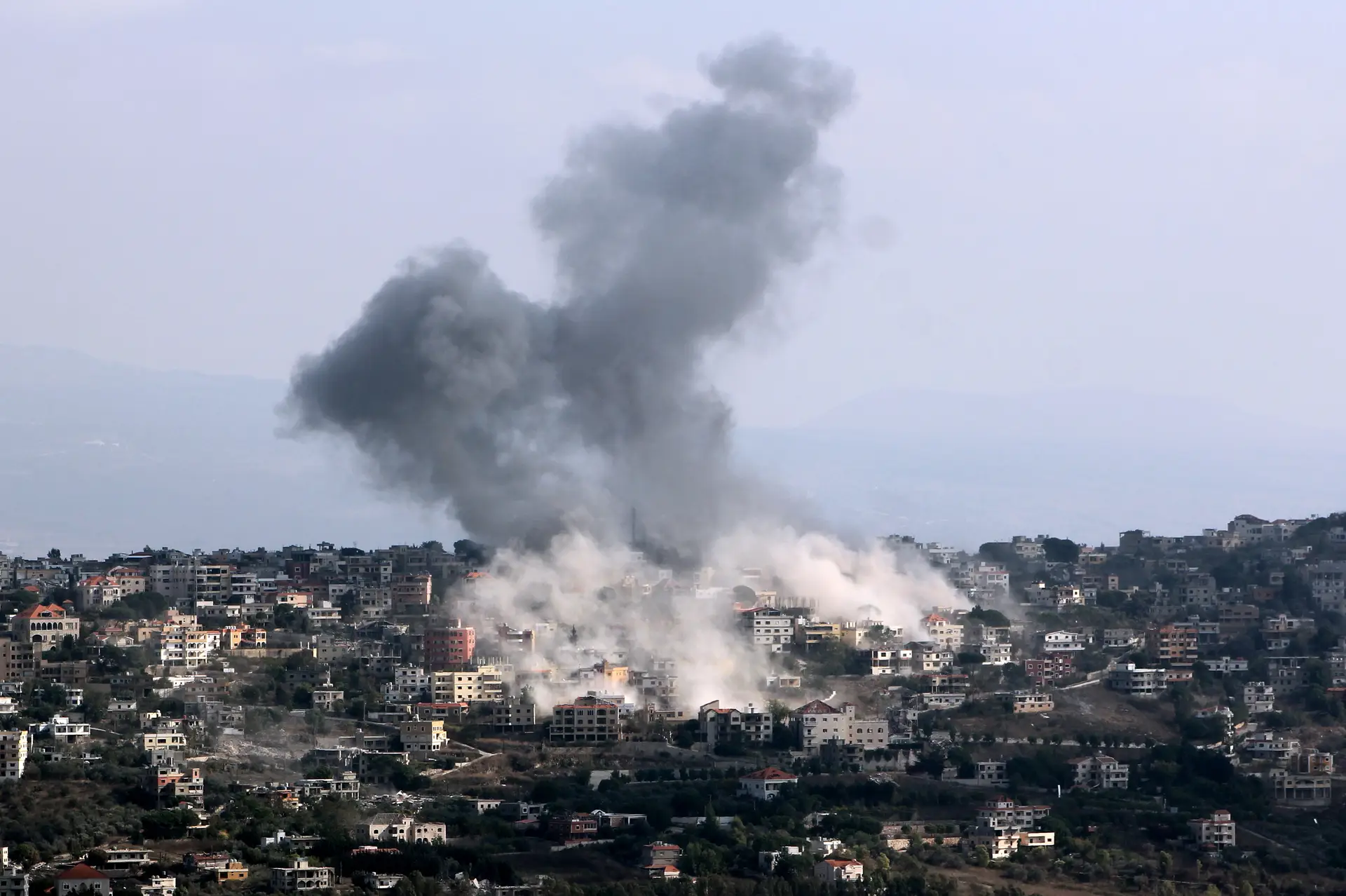 Ataque israelita em Khiam, localidade libanesa perto da fronteira