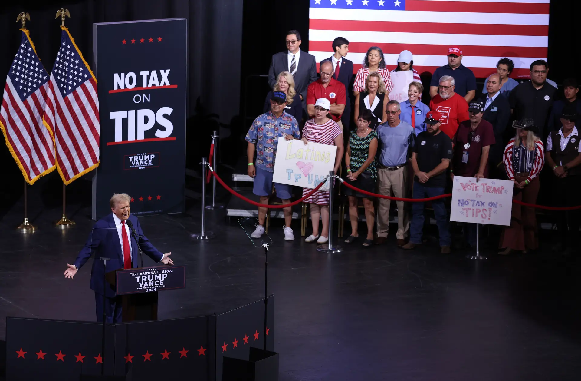 Comício de Donald Trump em Tucson, Arizona, onde o ex-Presidente se focou na economia