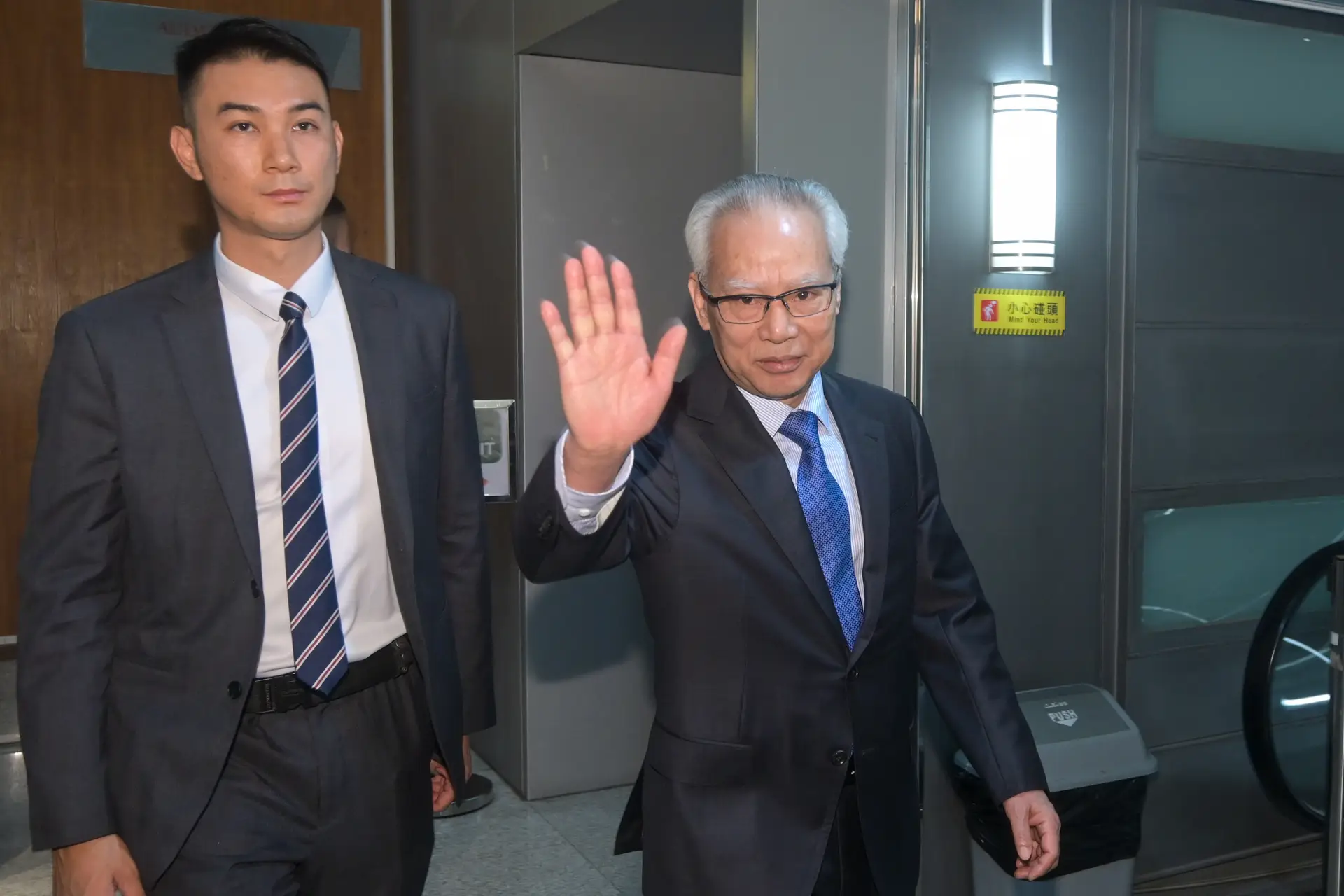 Sam Hou Fai (à dir.) concorre sozinho nas eleições do próximo domingo em Macau