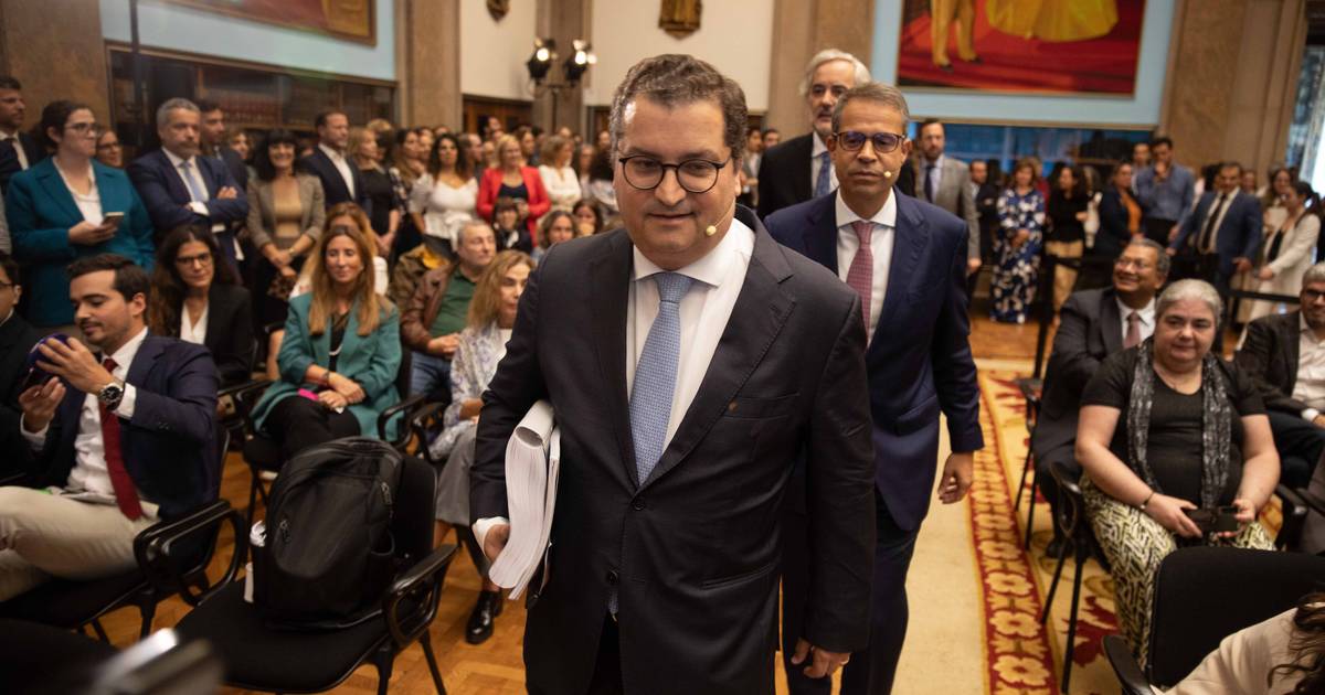 Contribuintes poupam 32 milhões de euros com o fim dos subsídios ao crédito, mas não sabem quanto vão gastar em garantias aos jovens