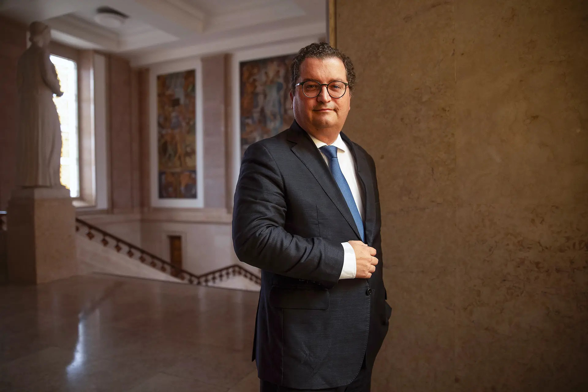O ministro das Finanças recusa fazer cenários sobre o chumbo do Orçamento. Acredita até ao fim numa aprovação parlamentar