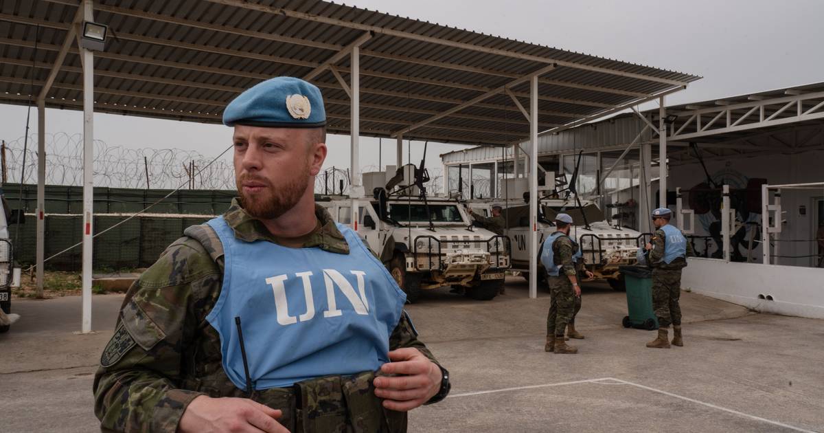 Ataques israelenses feriram quatro soldados da ONU no Líbano, Israel acusa o Hezbollah de usar essas forças como escudo: 371º dia de guerra