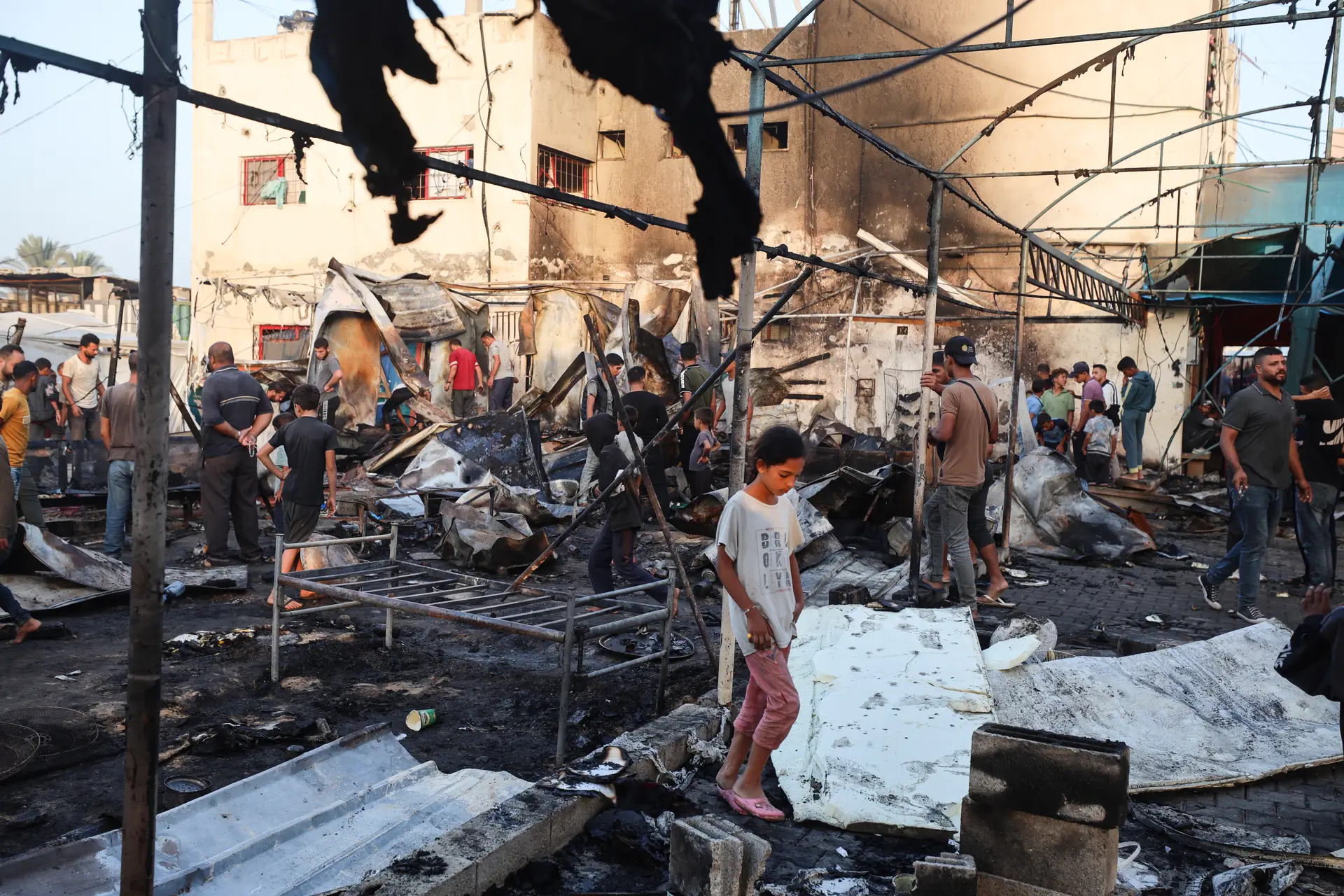 Três mortos e 40 feridos após bombardeamento em hospital em Gaza