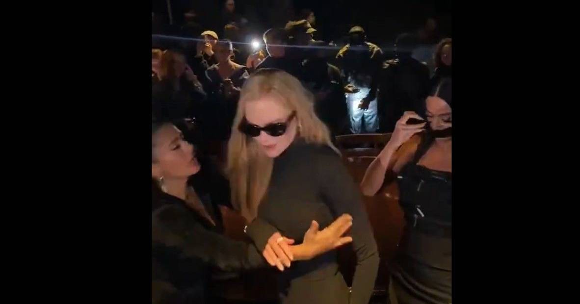 Nicole Kidman e Salma Hayek protagonizam momento tenso em Paris: empurrando e discutindo em evento de grife de luxo