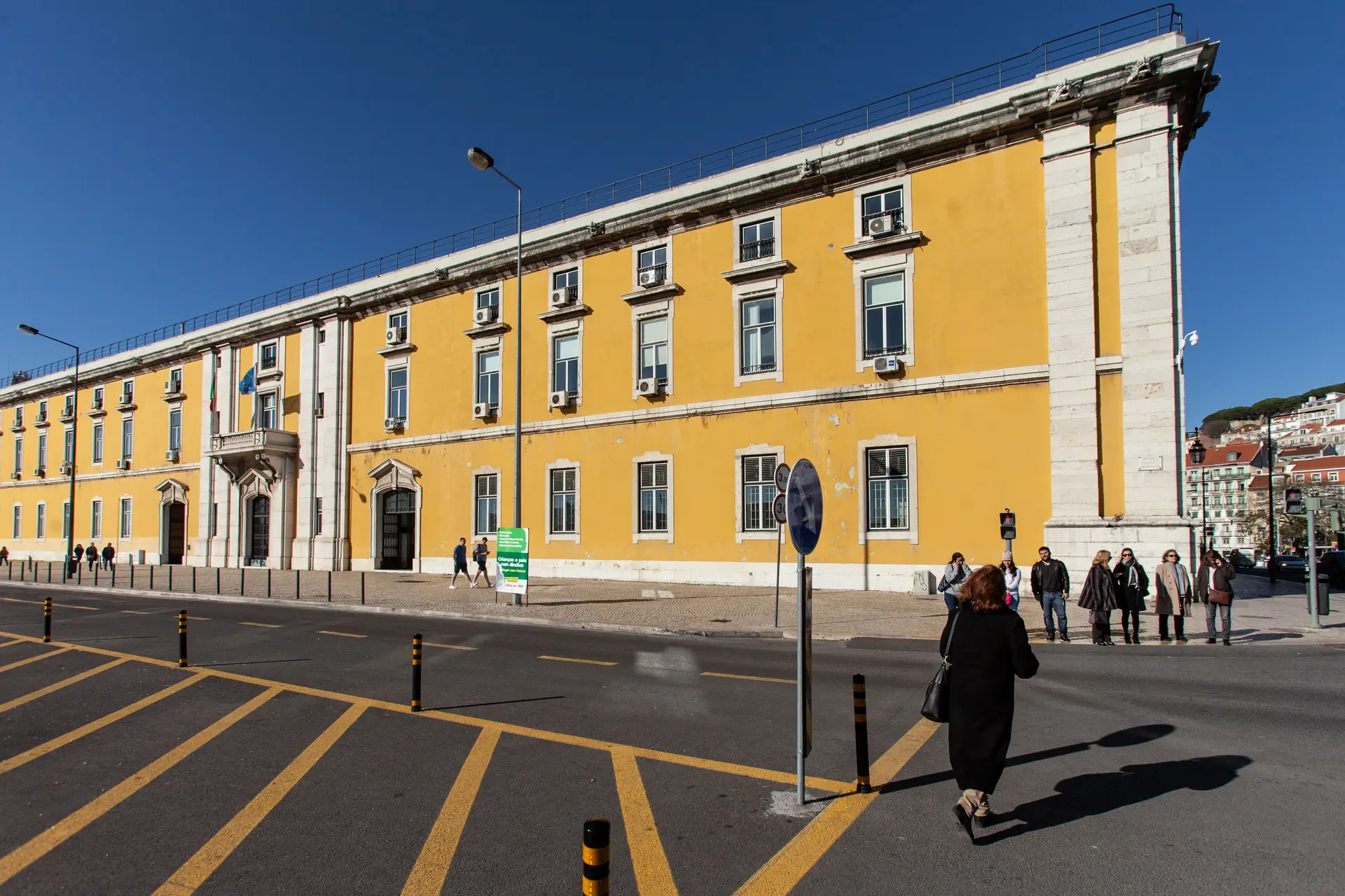 Função Pública. Governo sobe base salarial, mas só isso