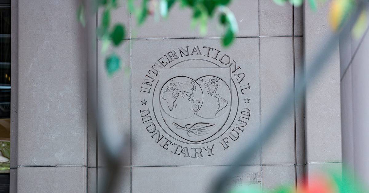 FMI piora previsões para 2026: corta no crescimento mundial e aumenta inflação