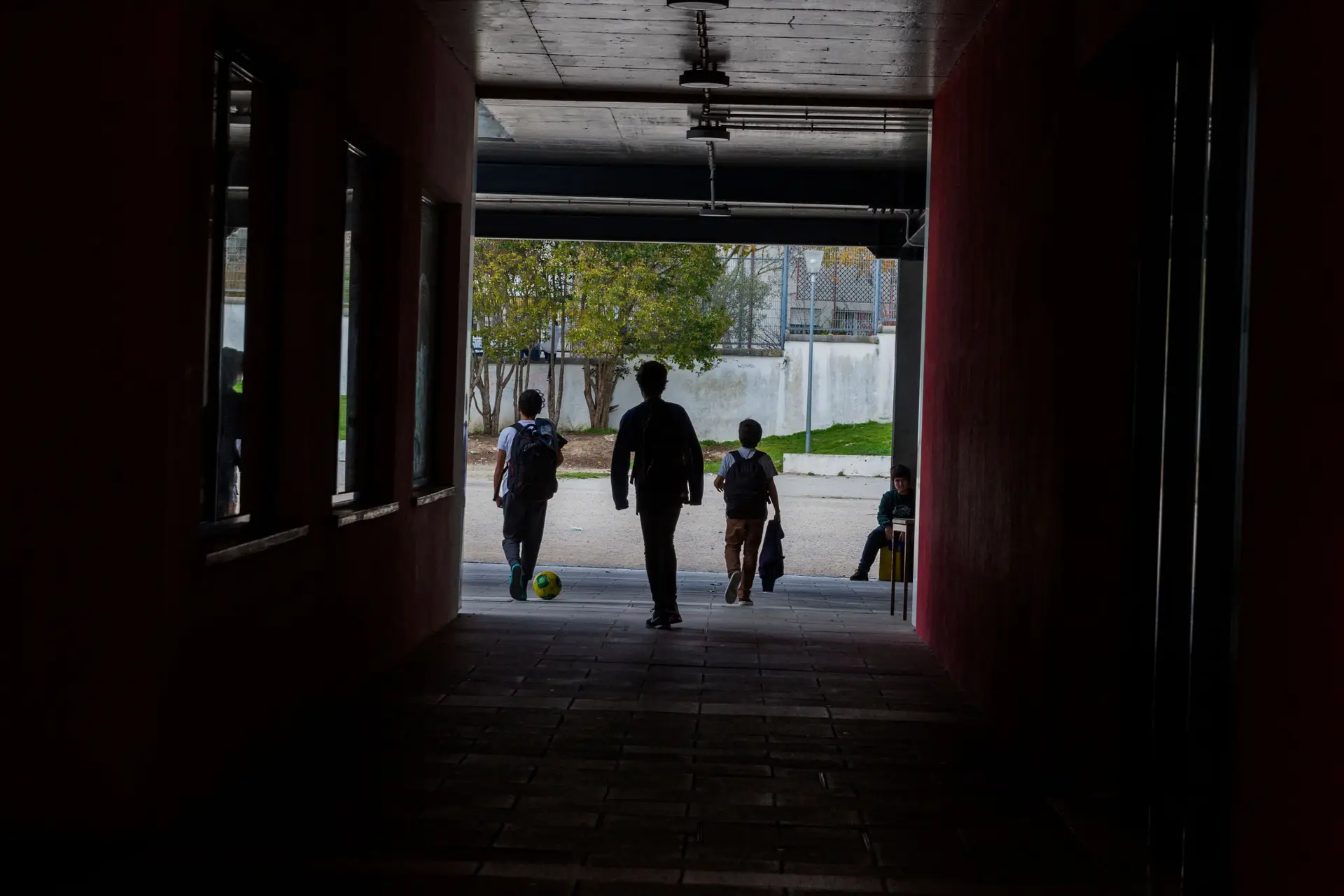 Ainda há 24 mil alunos sem aulas a pelo menos uma disciplina desde o início do ano letivo