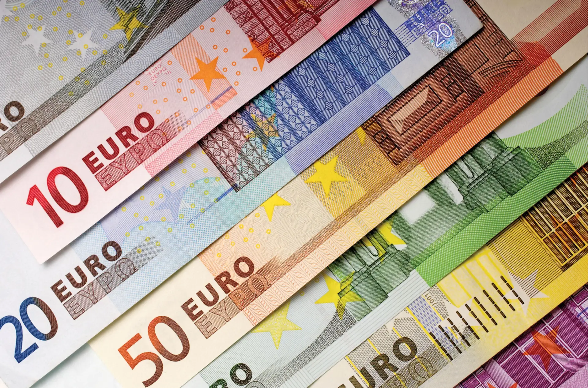 Bancos portugueses alcançam lucros recorde por conta das comissões pagas pelos clientes