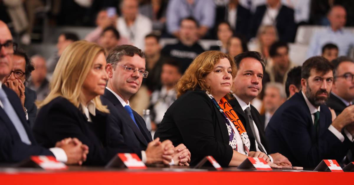 Montenegro "leia atentamente o programa do Chega" meu "apropriado" do discurso de extrema direita, diz a oposição