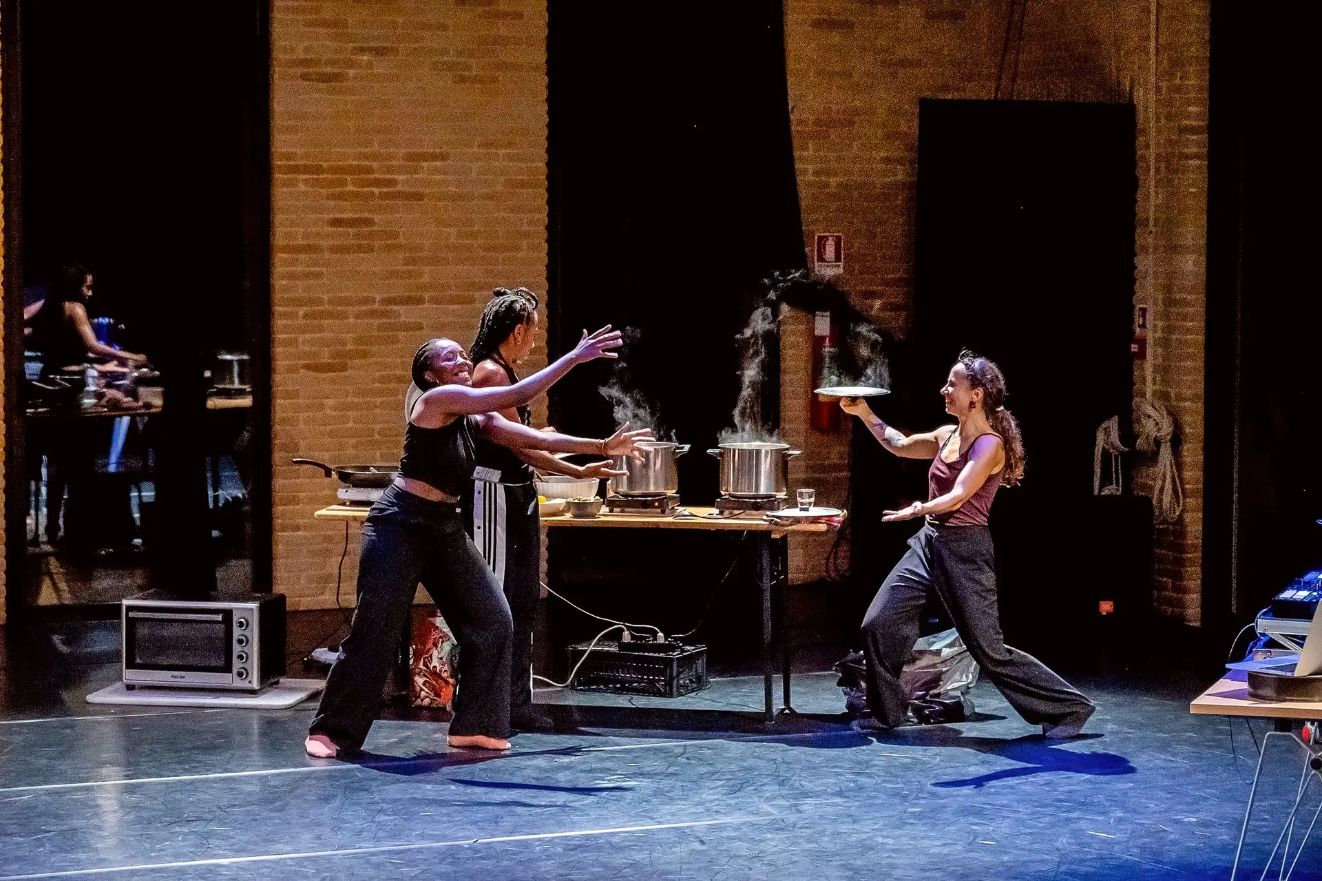 “Dans(e) House Trio”, de Hamdi Dridi, uma celebração de música, dança e cozinha