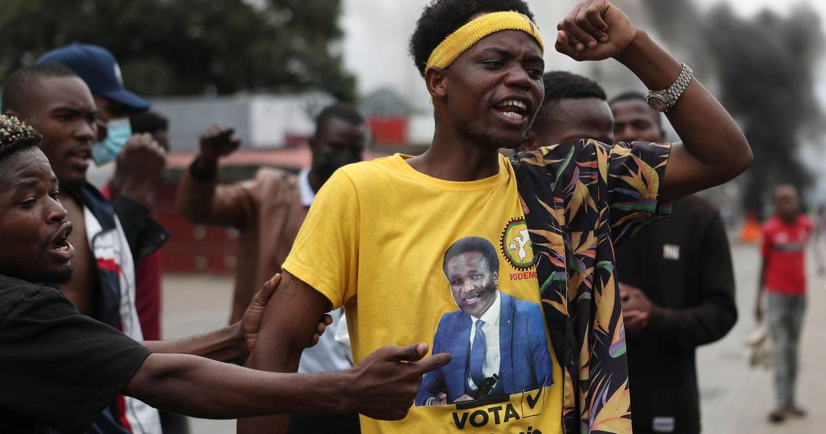 Marcha em Maputo termina com gás lacrimogéneo: a polícia agiu “desproporcionalmente”