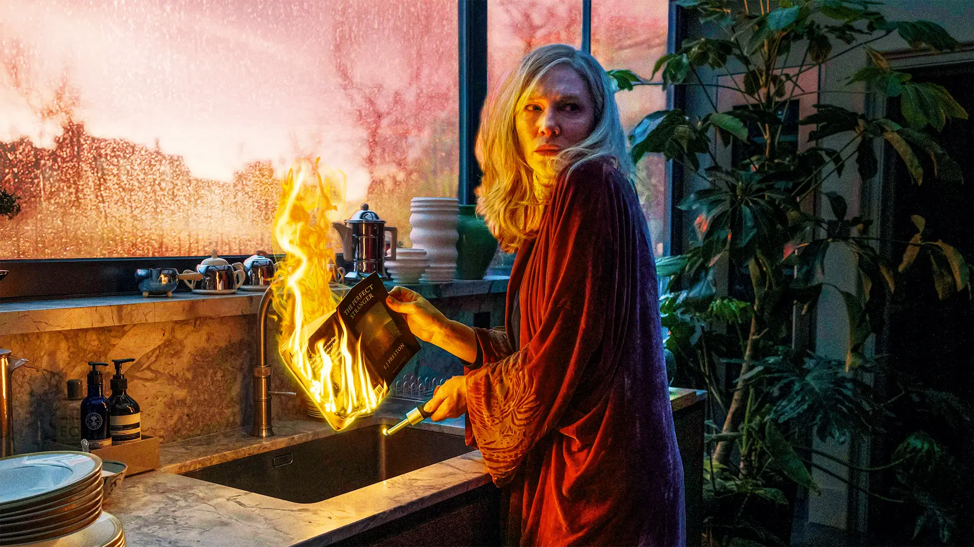 Cate Blanchett numa série onde não há uma personagem para nos arrimarmos por inteiro: a nossa empatia vai mudando de poiso