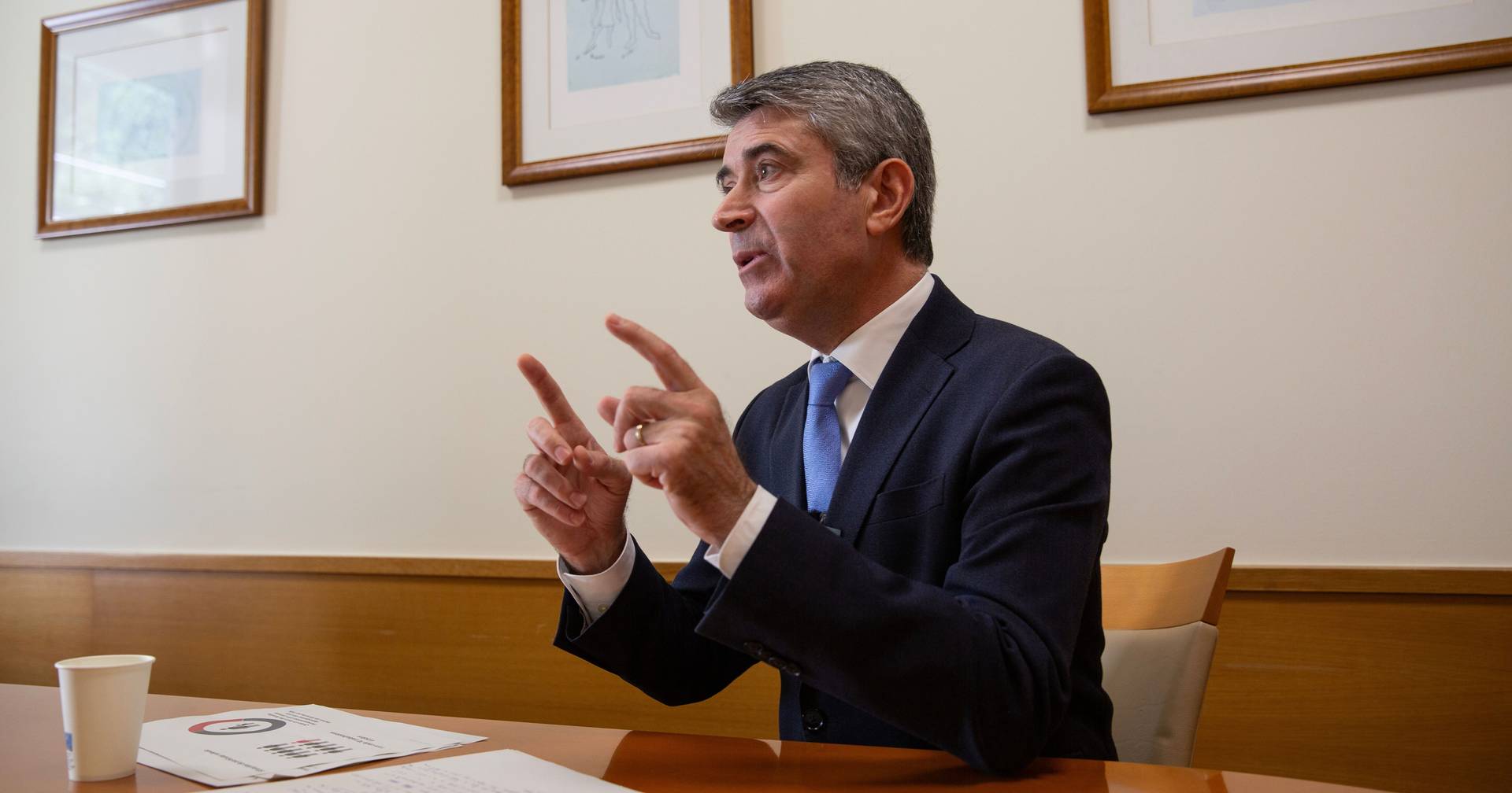 “José Luís Carneiro Lança Desafio: ‘É Meu DEVER Ser Candidato!’ – Eleições Rápidas no PS e Aliança com o PSD Para Garantir Estabilidade Já!” #ÚltimasNotícias #Portugal “José Luís Carneiro Lança Desafio: ‘É Meu DEVER Ser Candidato!’ – Eleições Rápidas no PS e Aliança com o PSD Para Garantir Estabilidade Já!” #ÚltimasNotícias #Portugal